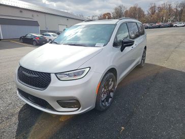 2024 Chrysler Pacifica's photo