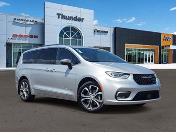 New 2026 Chrysler Pacifica Pinnacle Awd