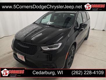 New 2026 Chrysler Pacifica Select Awd