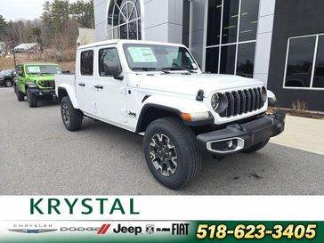 New 2026 Jeep Gladiator Sahara 4x4