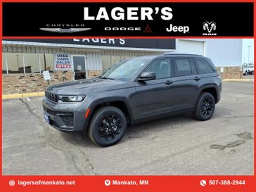 New 2026 Jeep Grand Cherokee Laredo Altitude 4x4