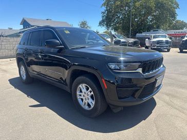 Used 2023 Jeep Grand Cherokee Laredo