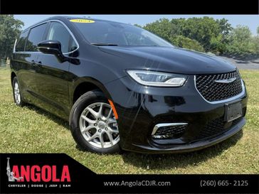 Used 2024 Chrysler Pacifica Touring L