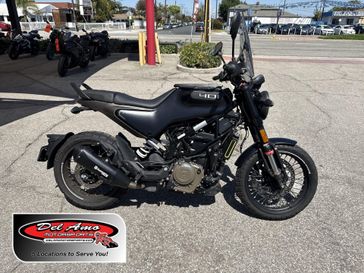 Used 2023 Husqvarna SVARTPILEN 401 