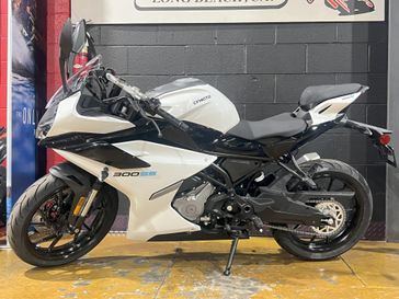 2025 CFMOTO 300SS 