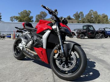 2025 Ducati STREETFIGHTER V2 