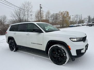 2023 Jeep Grand Cherokee L Altitude's photo