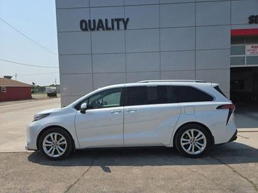 Used 2023 Toyota Sienna Platinum