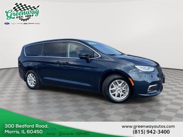 Used 2023 Chrysler Pacifica Touring L