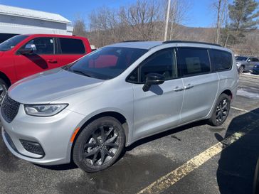 2024 Chrysler Pacifica Touring L Awd