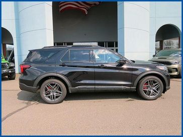 Used 2025 Ford Explorer ST-Line