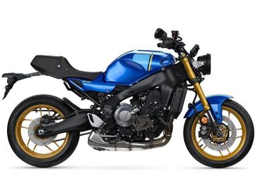 2023 Yamaha XSR in a Legend Blue exterior color. New England Powersports 978 338-8990 pixelmotiondemo.com 