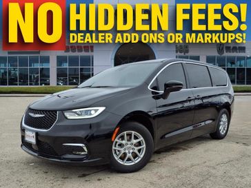 New 2025 Chrysler Pacifica Select