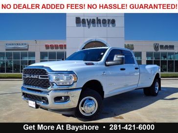 2024 RAM 3500 Lone Star Crew Cab 4x4 8' Box