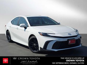 Used 2025 Toyota Camry SE