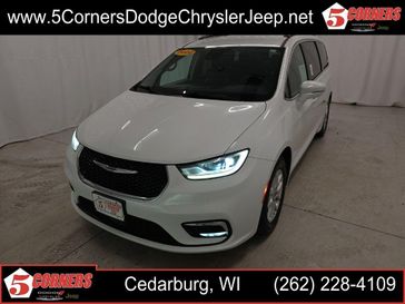 Used 2022 Chrysler Pacifica Touring L