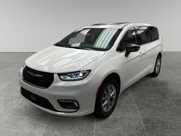 New 2026 Chrysler Pacifica Limited