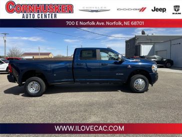 2024 RAM 3500 Laramie Crew Cab 4x4 8' Box