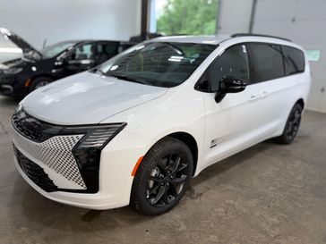 New 2027 Chrysler Pacifica Select Awd