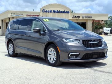 Used 2023 Chrysler Pacifica Touring L