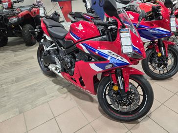 NEW 2026 HONDA CBR650R E-CLUTCH 