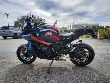2026 BMW M 1000 XR