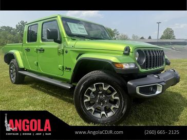 New 2025 Jeep Gladiator Sport S 4x4