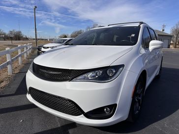 Used 2020 Chrysler Pacifica Touring L