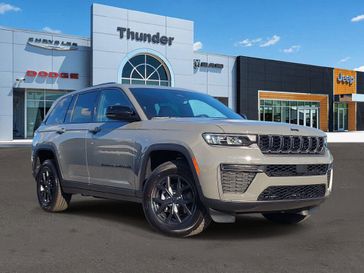 New 2027 Jeep Grand Cherokee Laredo Altitude 4x4