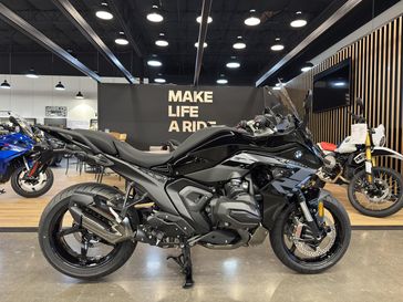 2026 BMW R 1300 RS - BLACK STORM METALLIC - TRIPLE BLACK 