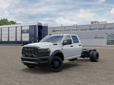 New 2026 RAM 5500 Tradesman Chassis Crew Cab 4x4 84' Ca