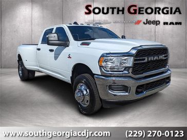 2024 RAM 3500 Tradesman Crew Cab 4x4 8' Box