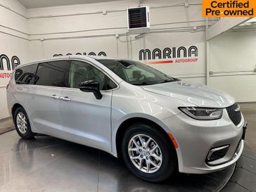 Used 2024 Chrysler Pacifica Touring L