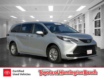 Used 2025 Toyota Sienna LE