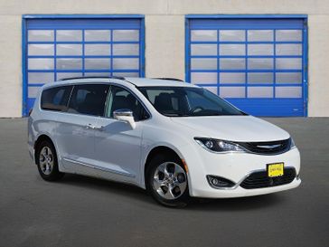 Used 2018 Chrysler Pacifica Hybrid Limited