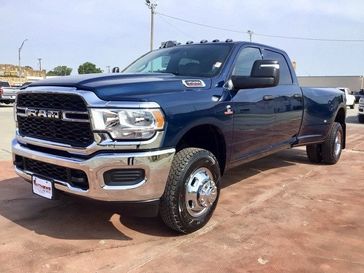 2024 RAM 3500 Tradesman Crew Cab 4x4 8' Box