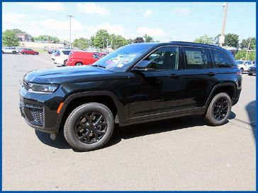 New 2026 Jeep Grand Cherokee Altitude