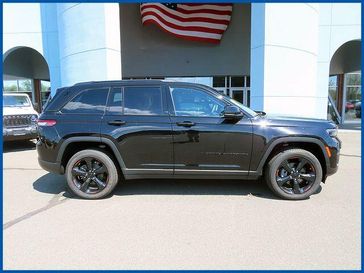 Used 2023 Jeep Grand Cherokee Altitude X