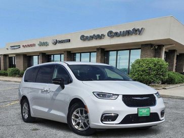 Used 2024 Chrysler Pacifica Touring L