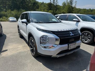 Used 2024 Mitsubishi Outlander SE