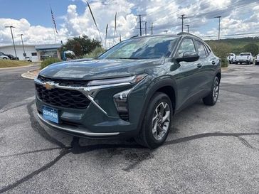 Used 2025 Chevrolet Trax LT