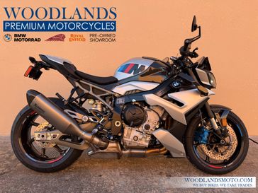 New 2026 BMW M 1000 R 