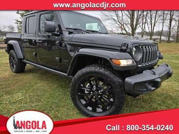 2025 Jeep Gladiator Nighthawk 4x4