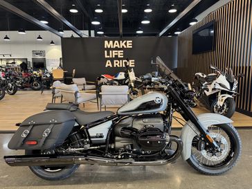2025 BMW R 18 Classic - BLACKED OUT PKG - BROOKLYN GRAY METALLIC 