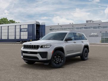 New 2026 Jeep Grand Cherokee Laredo Altitude 4x4