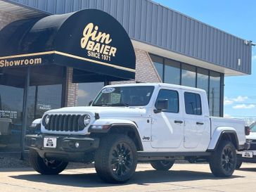 2025 Jeep Gladiator Nighthawk 4x4