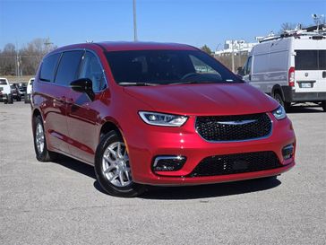 New 2026 Chrysler Pacifica Select