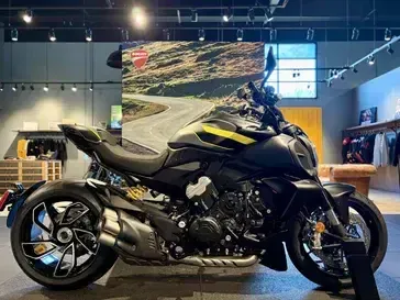New 2026 Ducati DIAVEL V4 
