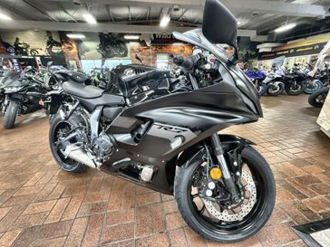 New 2025 Yamaha YZF R7 