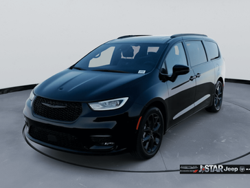 New 2026 Chrysler Pacifica Select
